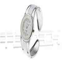 XinHua 681 Women's Analog Quartz Bracelet Watch