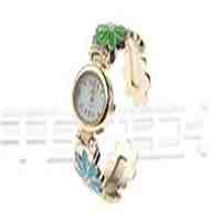 WT665 Flower Styled Women's Analog Quartz Bracelet Watch