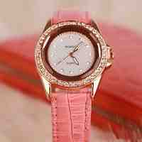 Women's Fashion  Personality Diamond Watch