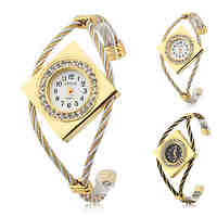 Women's Metal Analog Quartz Bracelet Watch (Assorted Colors)