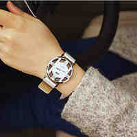 WomanAnd Men  Fashion Leather Wrist Watch