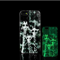 Giraffe Pattern Glow in the Dark Hard Plastic Back Cover for iPhone 5 for iPhone 5s Case