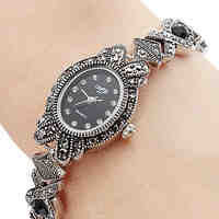 Women's Alloy Quartz Analog Bracelet Watch (Black)