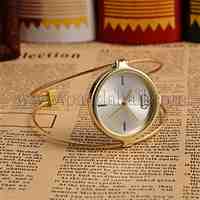 Alloy Bangle Watches, with Quartz Watch Dial, Golden, 58x55mm; watch Dial: 38x34mm